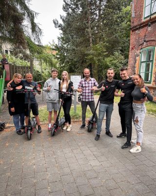 Dnes jsme předali výhercům naší soutěže 3 elektrické koloběžky Viper 5 Generace! Mockrát děkujeme všem zúčastněným a...